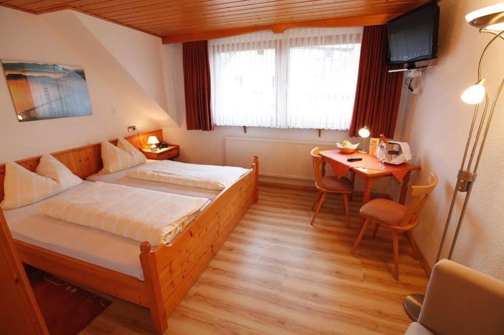 Hotel Krone Stuehlingen - Das Tor Zum Suedschwarzwald Extérieur photo