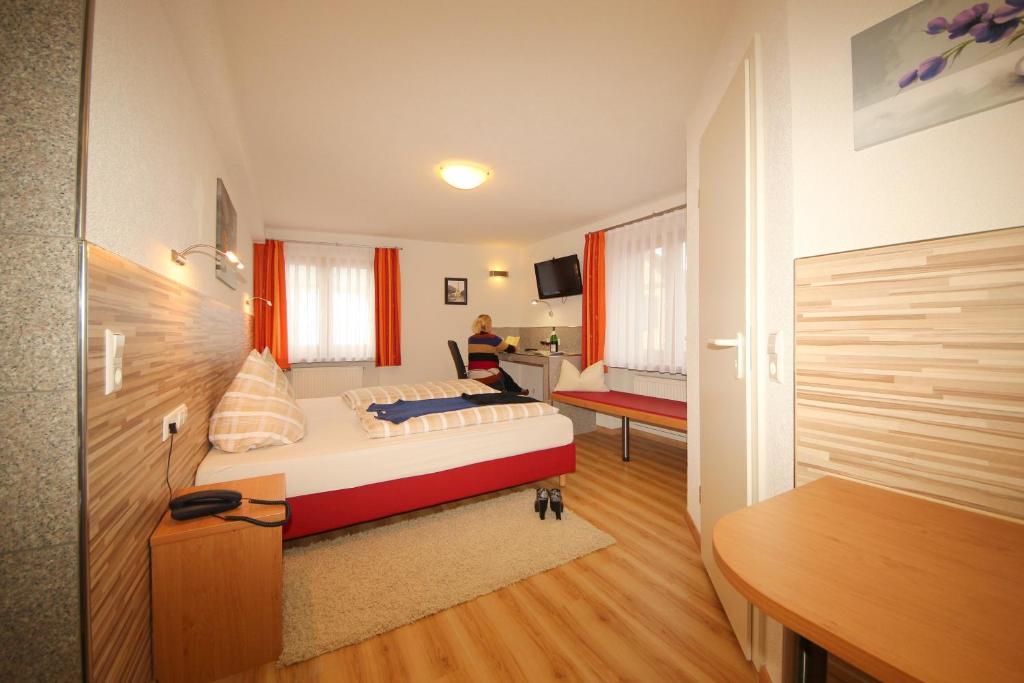 Hotel Krone Stuehlingen - Das Tor Zum Suedschwarzwald Extérieur photo