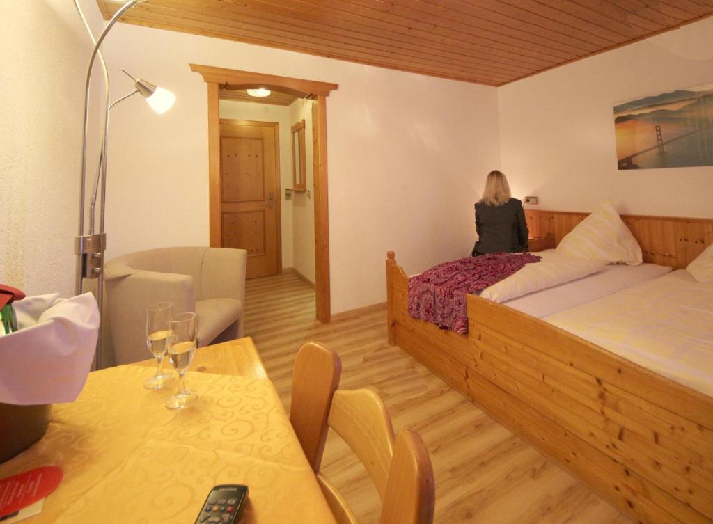 Hotel Krone Stuehlingen - Das Tor Zum Suedschwarzwald Extérieur photo